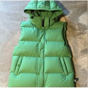 🔥SALE🔥 Aritzia Super Puff Green Down Fill Vest - Small